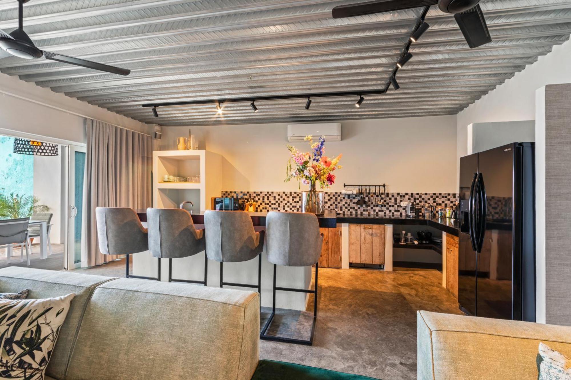 Pm78 Boutique Apartments Виллемстад Экстерьер фото